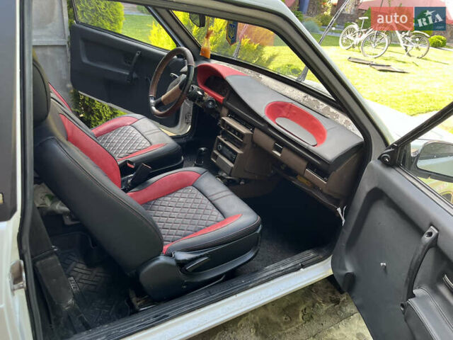 Белый ВАЗ 2108, объемом двигателя 1.3 л и пробегом 370 тыс. км за 1300 $, фото 1 на Automoto.ua