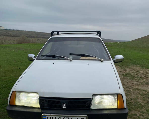 Белый ВАЗ 2108, объемом двигателя 1.3 л и пробегом 100 тыс. км за 900 $, фото 1 на Automoto.ua