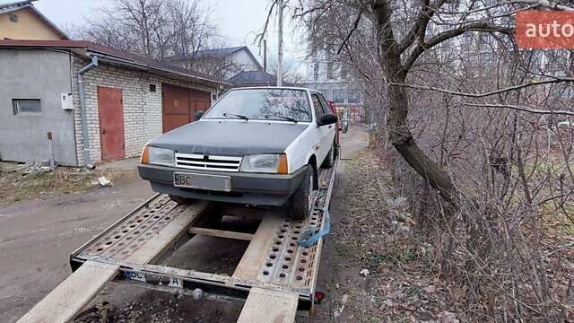 Белый ВАЗ 2108, объемом двигателя 1.6 л и пробегом 288 тыс. км за 600 $, фото 1 на Automoto.ua