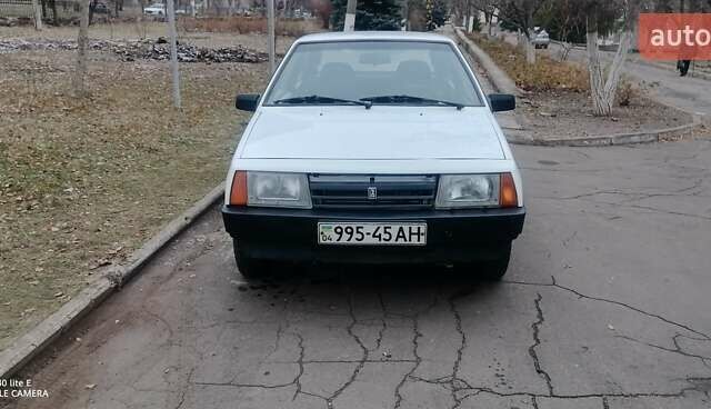 ВАЗ 2108 1987 в Кривом Роге на Automoto.ua Белый ВАЗ 2108, объемом двигателя 0 л и пробегом 66 тыс. км за 1400 $, фото 1 на Automoto.ua