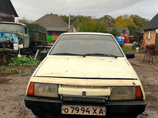 Белый ВАЗ 2108, объемом двигателя 1.5 л и пробегом 90 тыс. км за 850 $, фото 1 на Automoto.ua