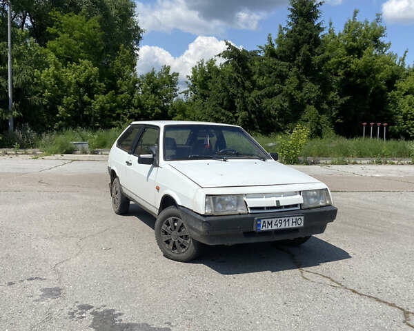 Белый ВАЗ 2108, объемом двигателя 1.3 л и пробегом 100 тыс. км за 750 $, фото 1 на Automoto.ua