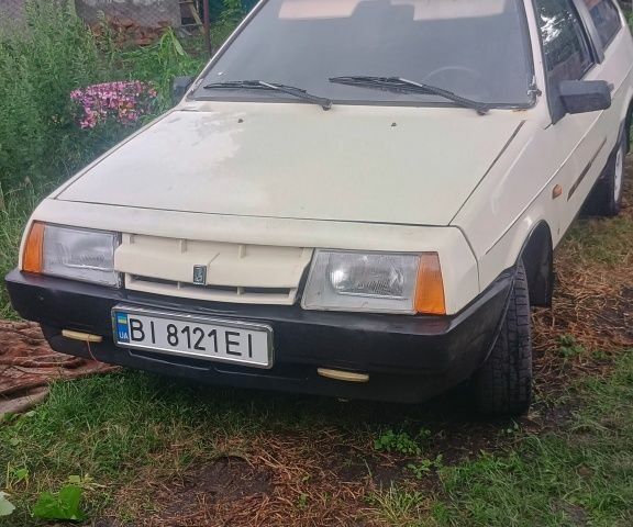 Белый ВАЗ 2108, объемом двигателя 1.3 л и пробегом 200 тыс. км за 560 $, фото 1 на Automoto.ua