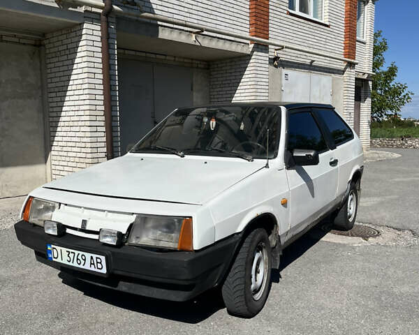 Белый ВАЗ 2108, объемом двигателя 1.3 л и пробегом 200 тыс. км за 500 $, фото 1 на Automoto.ua