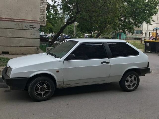 Белый ВАЗ 2108, объемом двигателя 2 л и пробегом 400 тыс. км за 1500 $, фото 1 на Automoto.ua