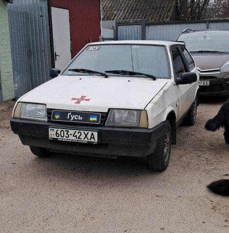 Белый ВАЗ 2108, объемом двигателя 1 л и пробегом 200 тыс. км за 720 $, фото 1 на Automoto.ua