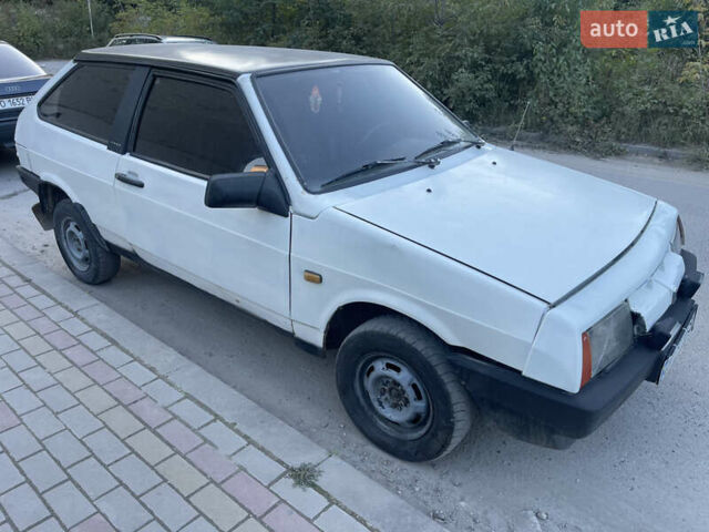 Белый ВАЗ 2108, объемом двигателя 1.29 л и пробегом 200 тыс. км за 490 $, фото 1 на Automoto.ua
