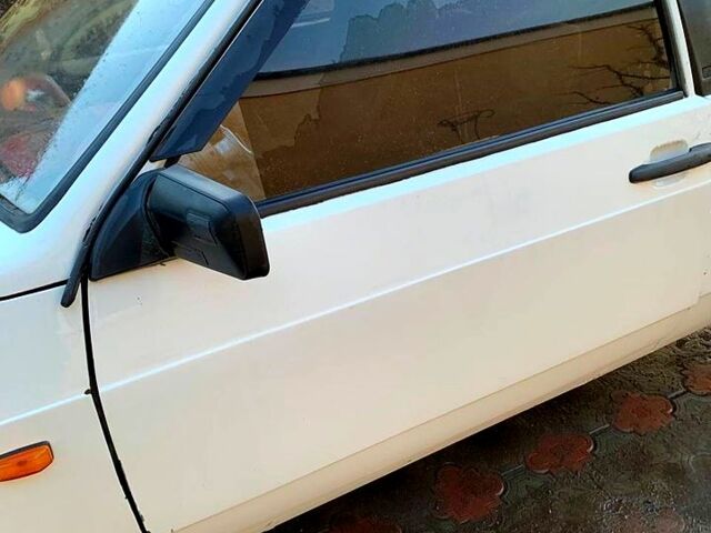 Белый ВАЗ 2108, объемом двигателя 1.3 л и пробегом 215 тыс. км за 1600 $, фото 1 на Automoto.ua