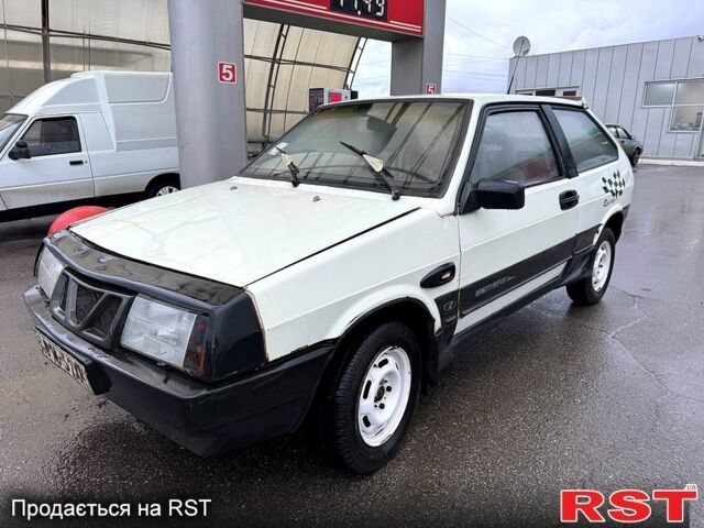 Белый ВАЗ 2108, объемом двигателя 1.5 л и пробегом 80 тыс. км за 550 $, фото 1 на Automoto.ua