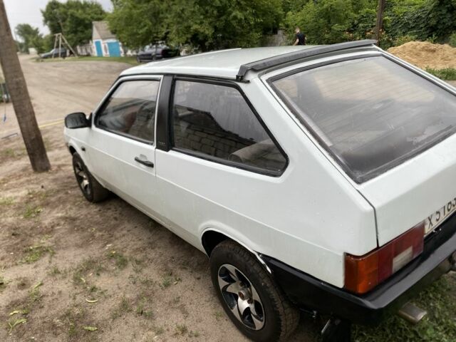 Белый ВАЗ 2108, объемом двигателя 1.3 л и пробегом 160 тыс. км за 1000 $, фото 1 на Automoto.ua