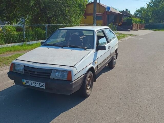 Белый ВАЗ 2108, объемом двигателя 1.3 л и пробегом 132 тыс. км за 447 $, фото 1 на Automoto.ua