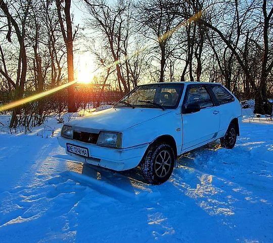 Белый ВАЗ 2108, объемом двигателя 1.3 л и пробегом 0 тыс. км за 1000 $, фото 1 на Automoto.ua
