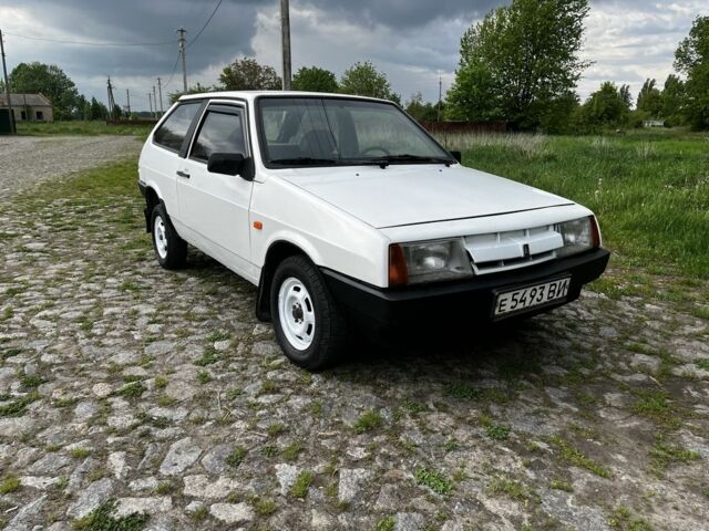 Белый ВАЗ 2108, объемом двигателя 1.2 л и пробегом 300 тыс. км за 750 $, фото 1 на Automoto.ua
