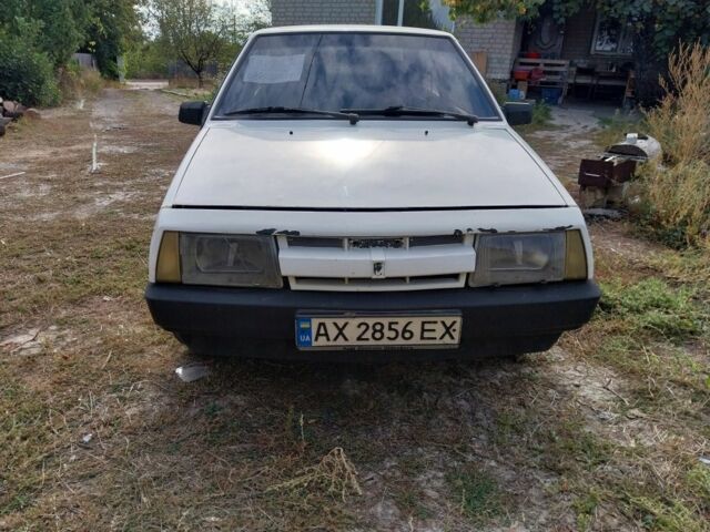 Белый ВАЗ 2108, объемом двигателя 1.3 л и пробегом 300 тыс. км за 435 $, фото 1 на Automoto.ua