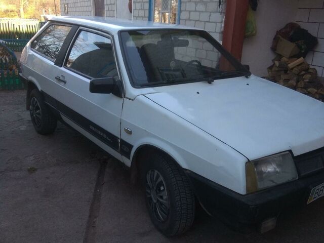 Белый ВАЗ 2108, объемом двигателя 1.3 л и пробегом 100 тыс. км за 1200 $, фото 1 на Automoto.ua