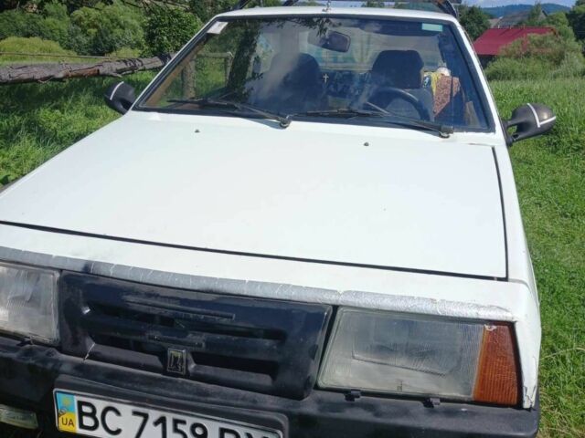 Белый ВАЗ 2108, объемом двигателя 1 л и пробегом 100 тыс. км за 551 $, фото 1 на Automoto.ua