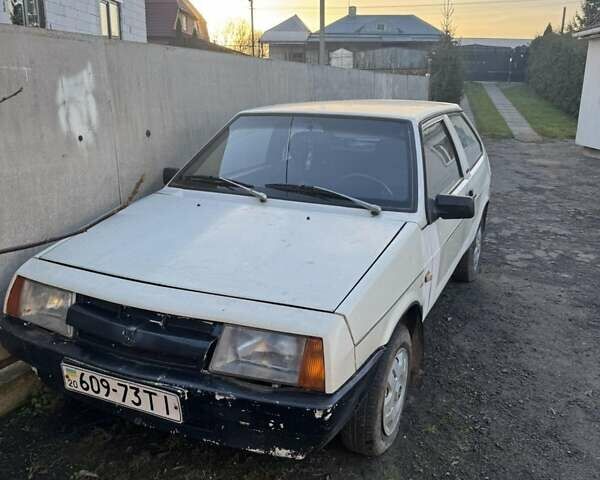 Белый ВАЗ 2108, объемом двигателя 1.3 л и пробегом 100 тыс. км за 900 $, фото 1 на Automoto.ua