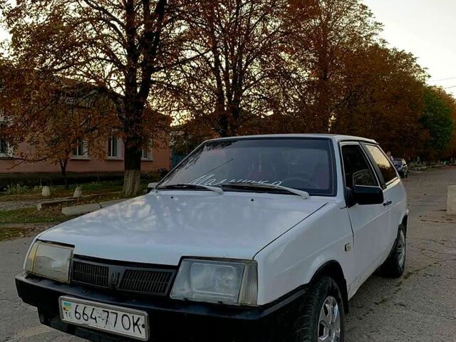 Белый ВАЗ 2108, объемом двигателя 1.5 л и пробегом 145 тыс. км за 600 $, фото 1 на Automoto.ua
