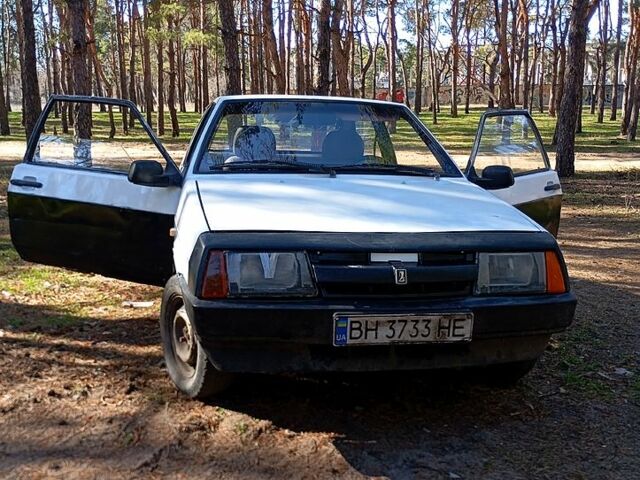 Белый ВАЗ 2108, объемом двигателя 1.3 л и пробегом 256 тыс. км за 800 $, фото 1 на Automoto.ua