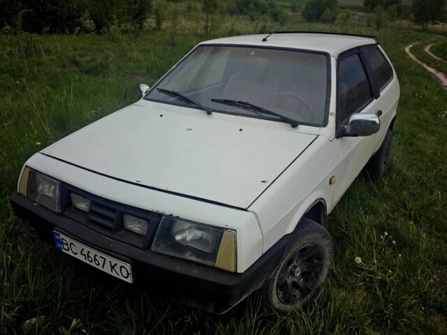 Белый ВАЗ 2108, объемом двигателя 1.5 л и пробегом 140 тыс. км за 550 $, фото 1 на Automoto.ua