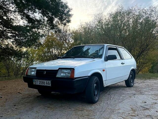 Белый ВАЗ 2108, объемом двигателя 1.3 л и пробегом 14 тыс. км за 800 $, фото 1 на Automoto.ua
