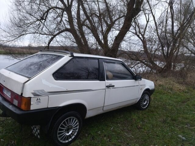 Белый ВАЗ 2108, объемом двигателя 1.3 л и пробегом 800 тыс. км за 592 $, фото 1 на Automoto.ua