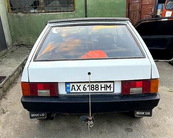 Белый ВАЗ 2108, объемом двигателя 1.3 л и пробегом 70 тыс. км за 300 $, фото 1 на Automoto.ua