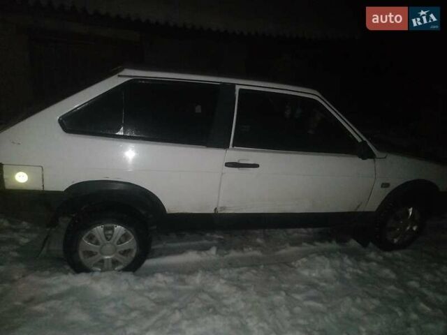 Белый ВАЗ 2108, объемом двигателя 1.5 л и пробегом 230 тыс. км за 563 $, фото 1 на Automoto.ua