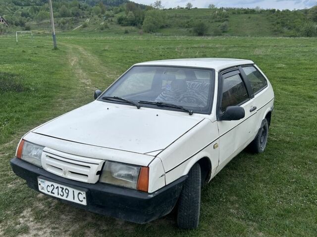 Белый ВАЗ 2108, объемом двигателя 1.5 л и пробегом 100 тыс. км за 520 $, фото 1 на Automoto.ua