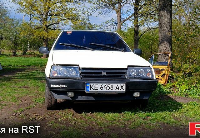 Белый ВАЗ 2108, объемом двигателя 1.3 л и пробегом 87 тыс. км за 610 $, фото 1 на Automoto.ua