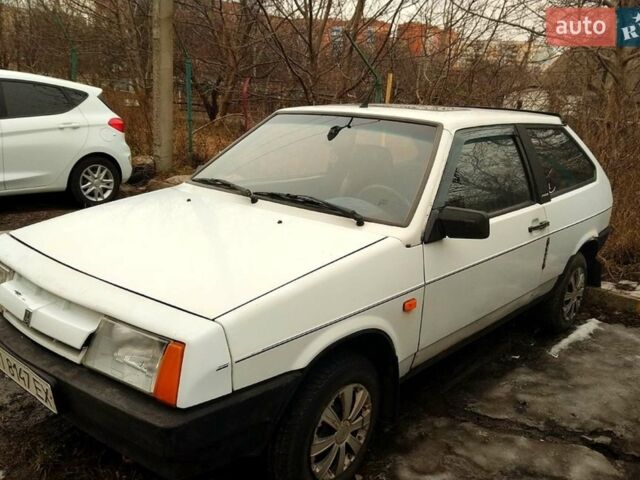 Белый ВАЗ 2108, объемом двигателя 1.3 л и пробегом 200 тыс. км за 1100 $, фото 1 на Automoto.ua