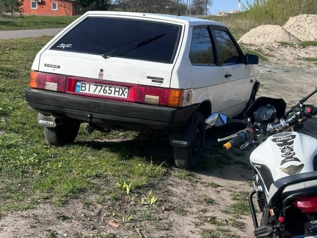 Белый ВАЗ 2108, объемом двигателя 1.3 л и пробегом 246 тыс. км за 751 $, фото 1 на Automoto.ua