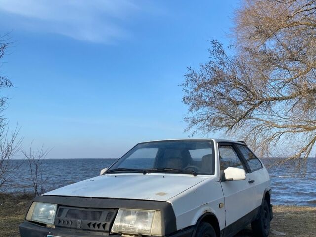 Белый ВАЗ 2108, объемом двигателя 1.3 л и пробегом 230 тыс. км за 570 $, фото 1 на Automoto.ua