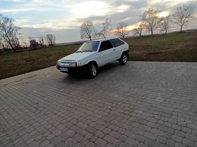 Белый ВАЗ 2108, объемом двигателя 1.3 л и пробегом 444 тыс. км за 355 $, фото 1 на Automoto.ua