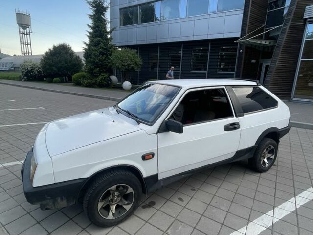 Белый ВАЗ 2108, объемом двигателя 1.3 л и пробегом 100 тыс. км за 700 $, фото 1 на Automoto.ua