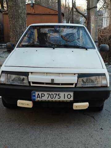 Белый ВАЗ 2108, объемом двигателя 1.3 л и пробегом 200 тыс. км за 1500 $, фото 1 на Automoto.ua