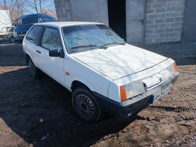 Белый ВАЗ 2108, объемом двигателя 1.3 л и пробегом 150 тыс. км за 850 $, фото 1 на Automoto.ua