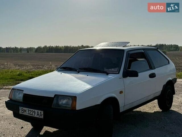 Белый ВАЗ 2108, объемом двигателя 1.5 л и пробегом 300 тыс. км за 1300 $, фото 1 на Automoto.ua