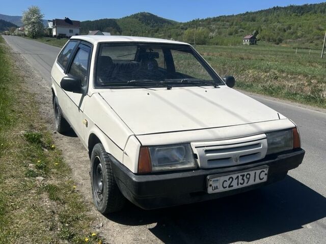 Белый ВАЗ 2108, объемом двигателя 1.5 л и пробегом 101 тыс. км за 421 $, фото 1 на Automoto.ua
