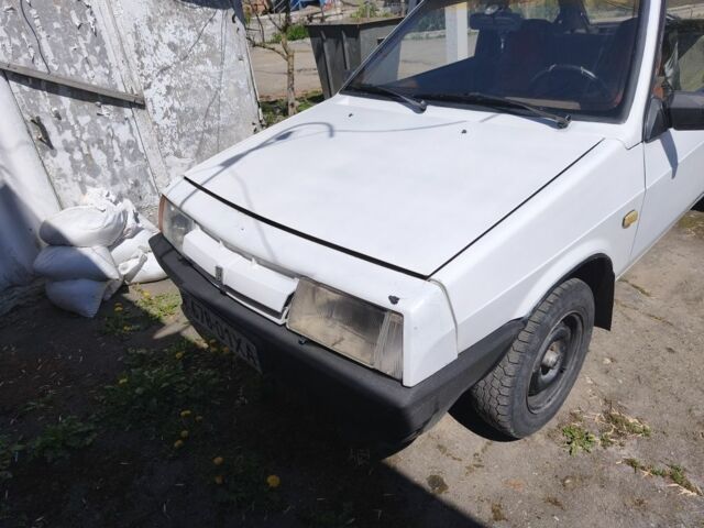 Белый ВАЗ 2108, объемом двигателя 1.5 л и пробегом 68 тыс. км за 561 $, фото 1 на Automoto.ua