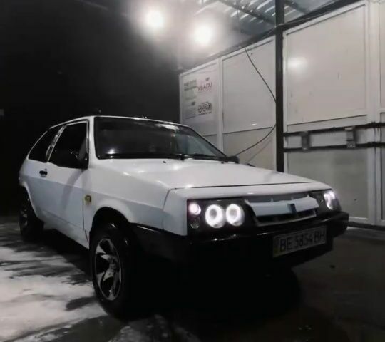 Белый ВАЗ 2108, объемом двигателя 1.3 л и пробегом 240 тыс. км за 1500 $, фото 1 на Automoto.ua
