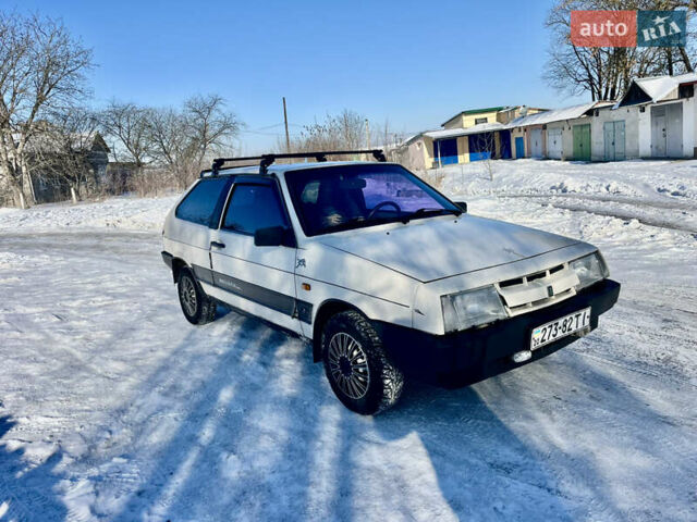 Белый ВАЗ 2108, объемом двигателя 0 л и пробегом 220 тыс. км за 650 $, фото 1 на Automoto.ua