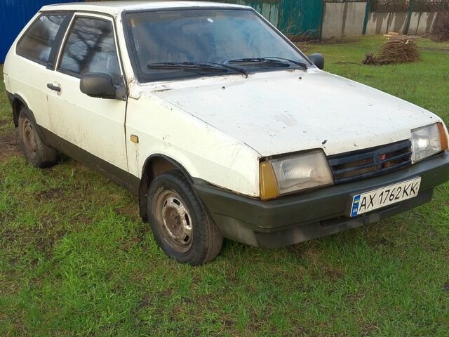 Белый ВАЗ 2108, объемом двигателя 1.5 л и пробегом 190 тыс. км за 500 $, фото 1 на Automoto.ua