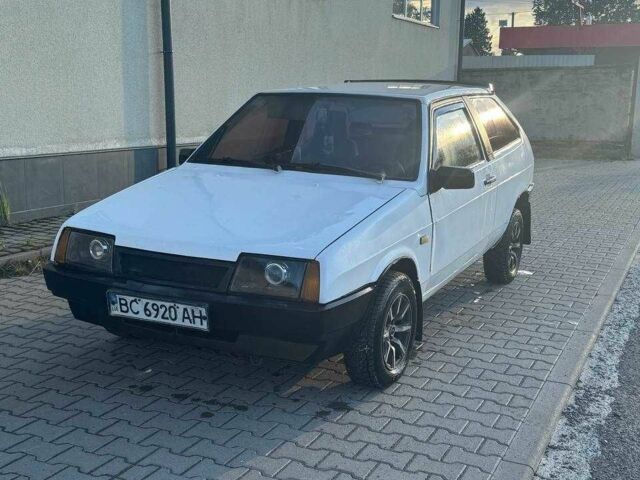 Белый ВАЗ 2108, объемом двигателя 1.3 л и пробегом 180 тыс. км за 700 $, фото 1 на Automoto.ua