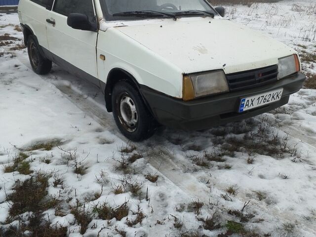 Белый ВАЗ 2108, объемом двигателя 1.5 л и пробегом 190 тыс. км за 500 $, фото 1 на Automoto.ua