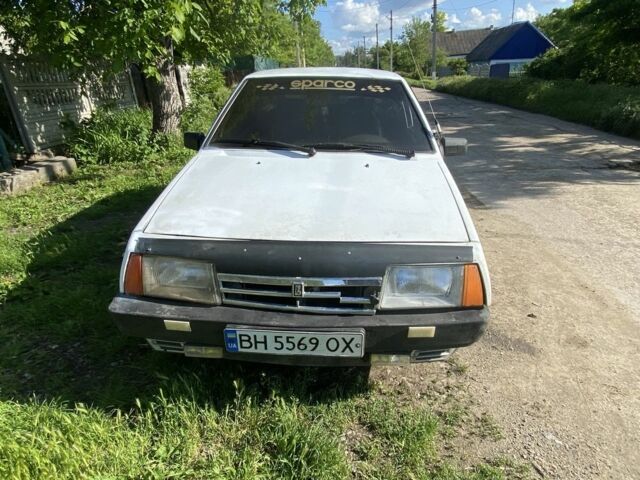 Белый ВАЗ 2108, объемом двигателя 1.3 л и пробегом 330 тыс. км за 500 $, фото 1 на Automoto.ua