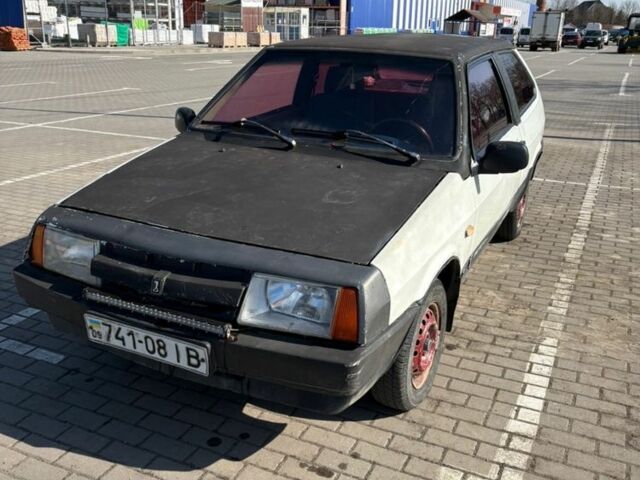 Белый ВАЗ 2108, объемом двигателя 1.3 л и пробегом 100 тыс. км за 499 $, фото 1 на Automoto.ua