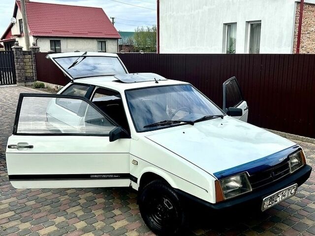 Белый ВАЗ 2108, объемом двигателя 1.3 л и пробегом 100 тыс. км за 950 $, фото 1 на Automoto.ua