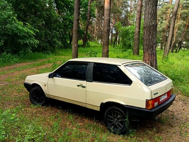 Белый ВАЗ 2108, объемом двигателя 1.3 л и пробегом 315 тыс. км за 999 $, фото 1 на Automoto.ua