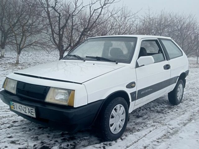 Белый ВАЗ 2108, объемом двигателя 1 л и пробегом 250 тыс. км за 792 $, фото 1 на Automoto.ua
